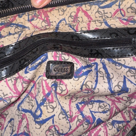 Guess handbag - Picture 6 of 8